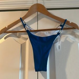 New bathing top and bottom (all offers will be considered)